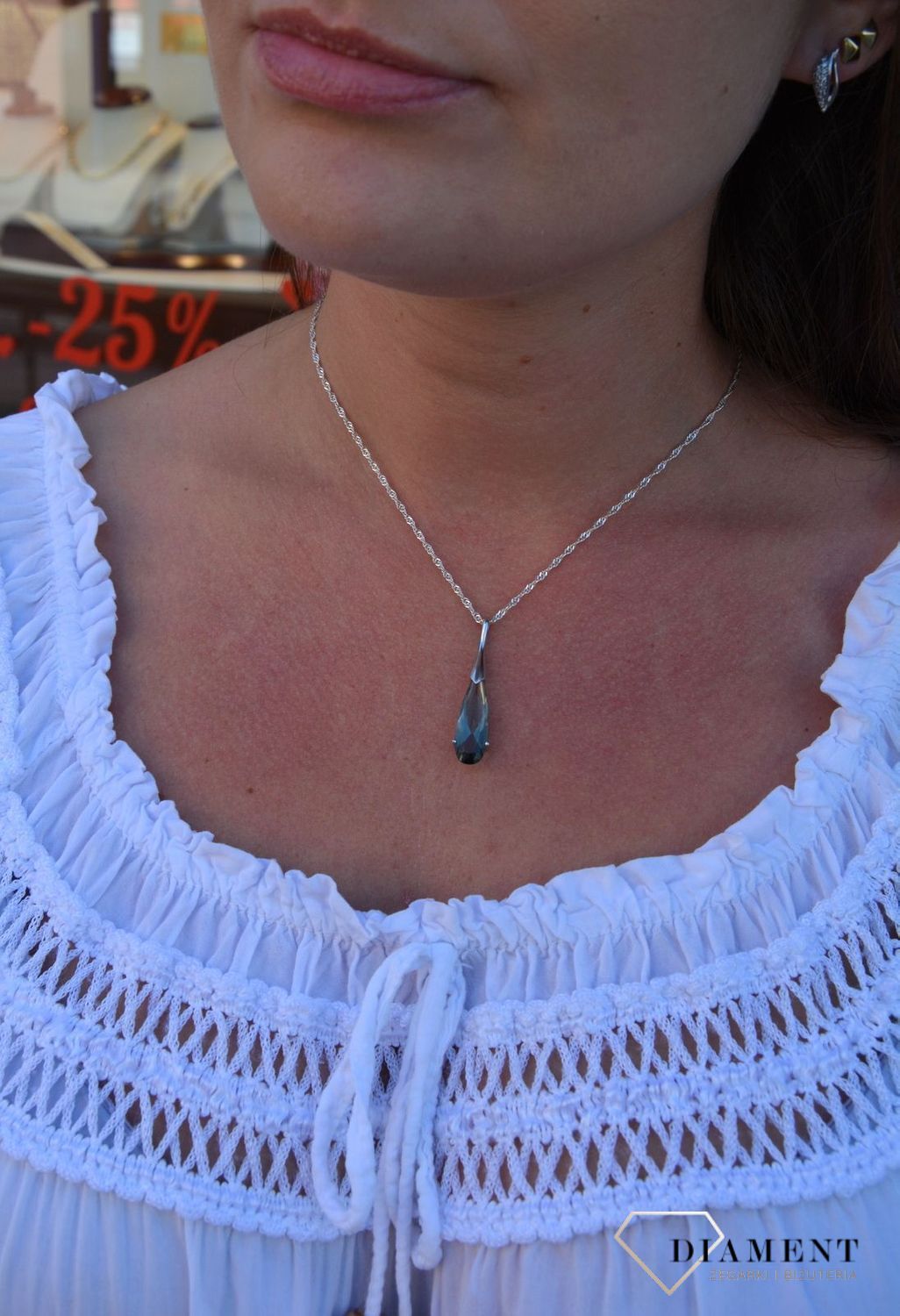 Srebrna zawieszka duża łezka z cyrkonią AB-S-000-CYR-DWWJ054.jpg