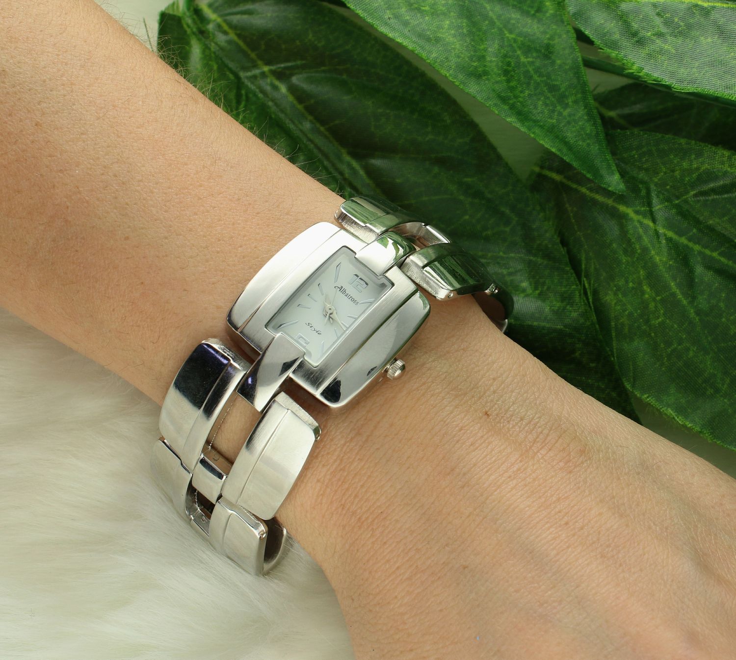 Zegarek damski na szerokiej bransolecie Albatros ABB187. Damski zegarek na ozdobnej bransolecie. Zegarek damski na szerokiej bransolecie. Tani zegarek damski. Tani zegarek dla kobiety. Zegarek na prezent dla kobiety.  (2).jpg