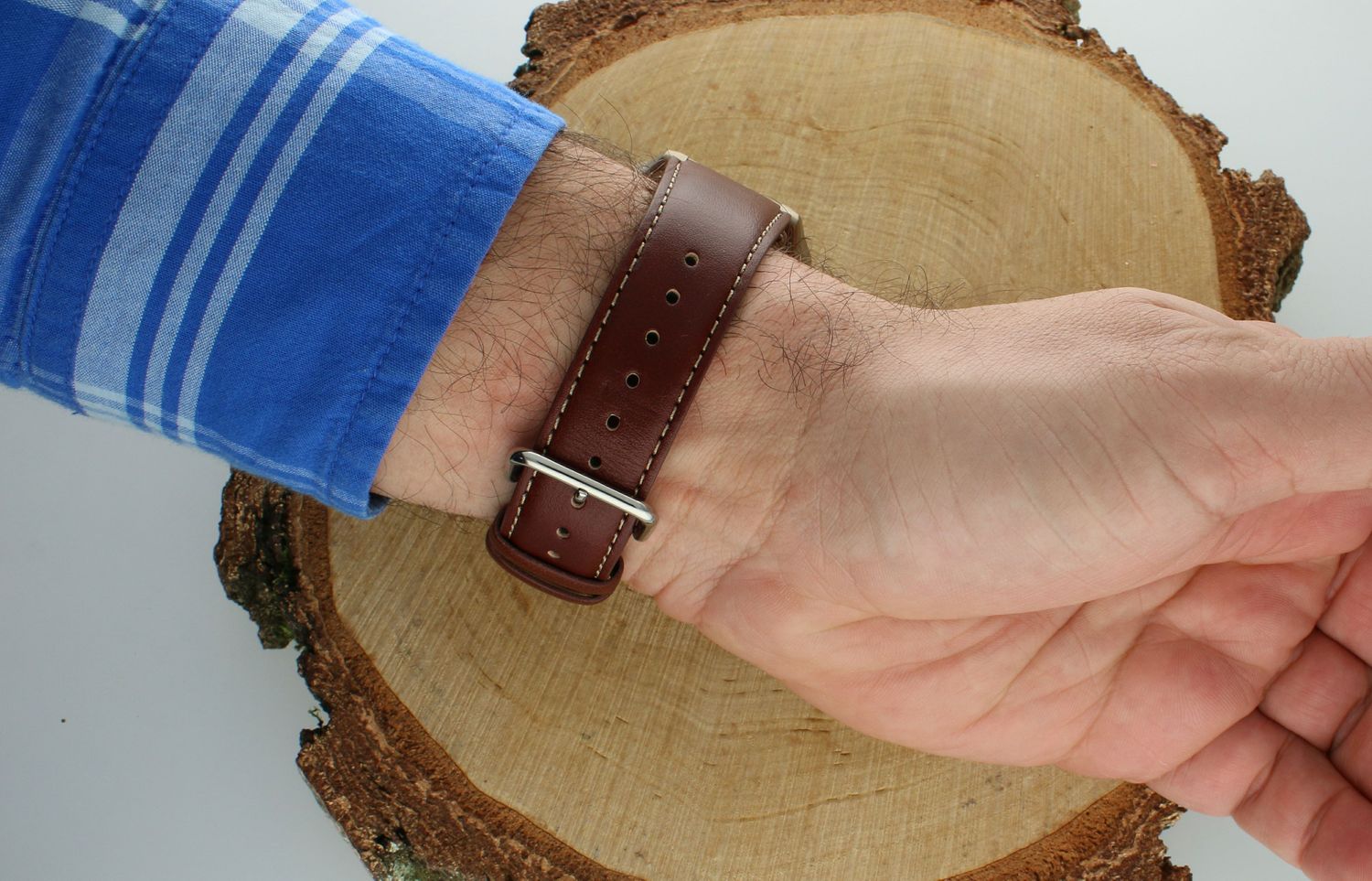 Zegarek CASIO vintage AE-1200WHL-5AVEF wyposażony jest w kwarcowy mechanizm, zasilany za pomocą baterii. Posiada bardzo wysoką dokładność mierzenia czasu +- 10 sekund w przeciągu 30 dni.1.webp