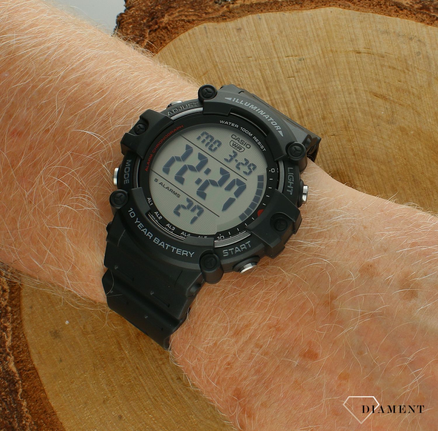 Zegarek Casio AE-1500WH-1AVEF wodoszczelny. Męski zegarek sportowy Casio. Zegarek męski elektroniczny Casio. Zegarek wodoszczelny Casio dla mężczyzny. Sportowy męski zegarek Casio na prezent..jpg