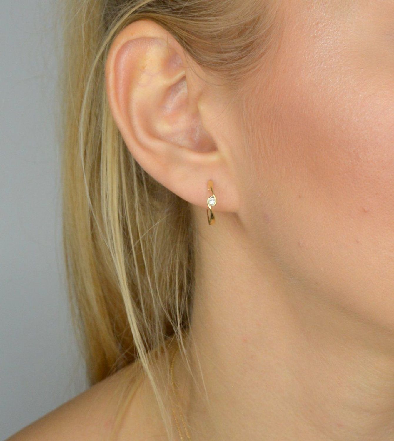 Złote kolczyki kółka DIAMENT 585 diamenty AE105.jpg