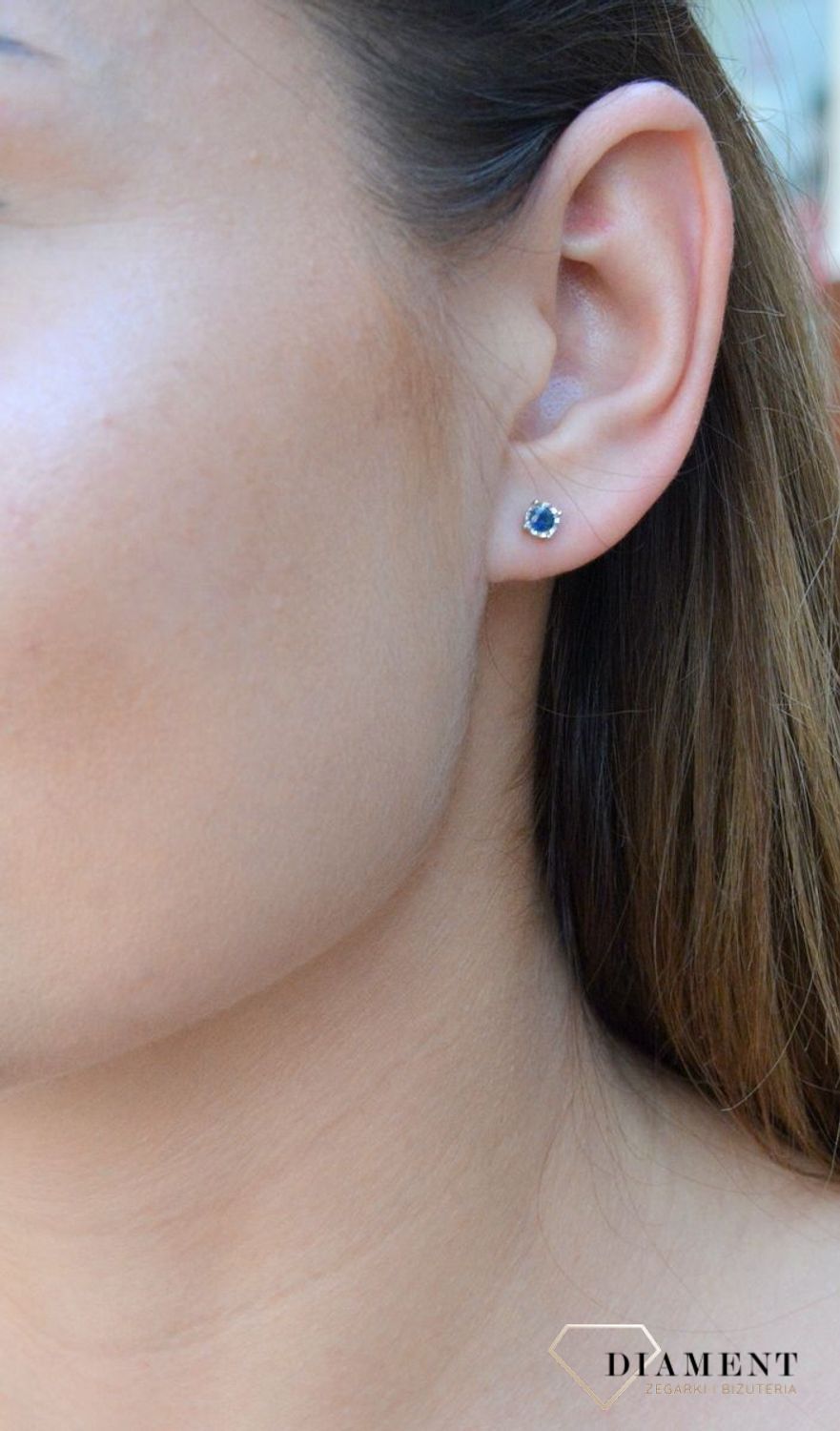 Kolczyki Subtelne Szafirki 585 DIAMENT AE157SA Biżuteria z kamieniami szlachetnymi, które swoim blaskiem zachwycą każdą kobietę. Biżuteria wyrażająca więcej niż słowa wykonana z 14 karatowego złota (1).jpg
