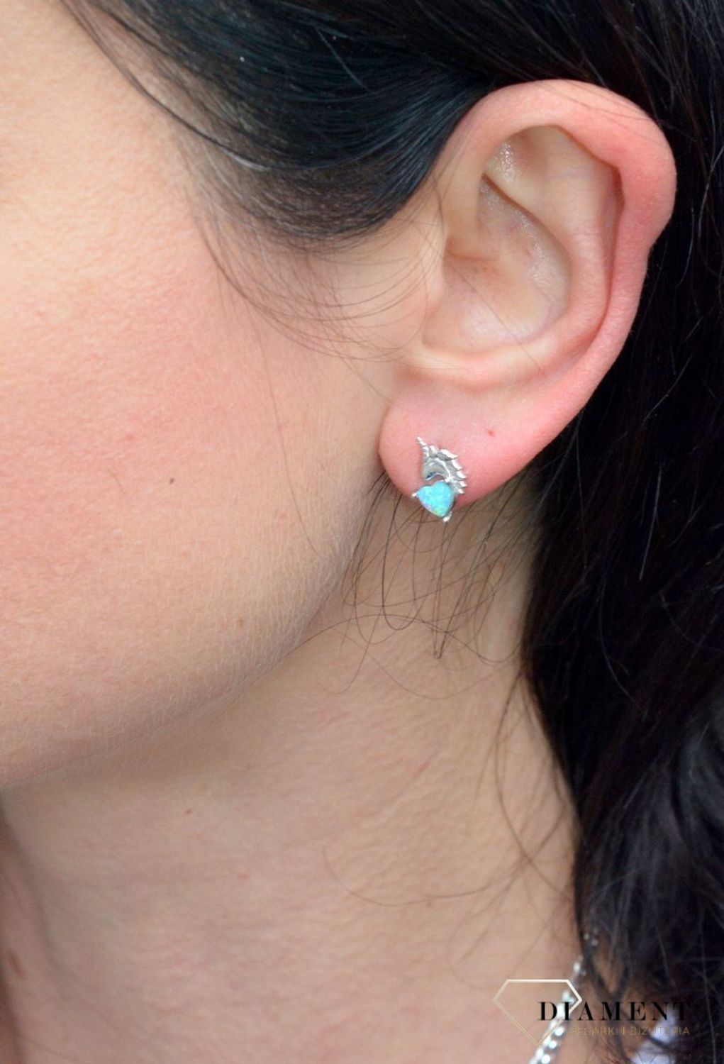 Srebrne kolczyki niebieski opal jednorożec z sercem AE20400.jpg
