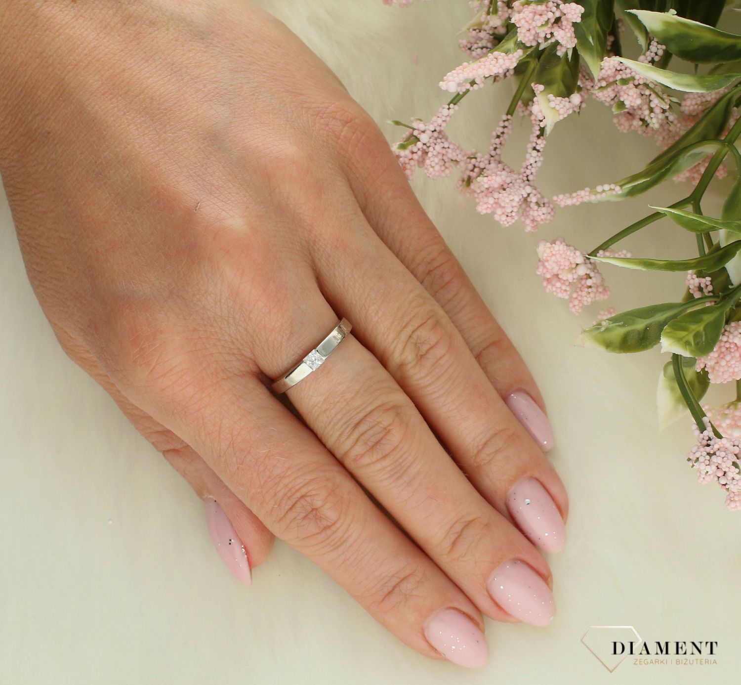 Srebrny pierścionek damski 925 z delikatną cyrkonią rozmiar 12 ALPZ000612 (2).jpg