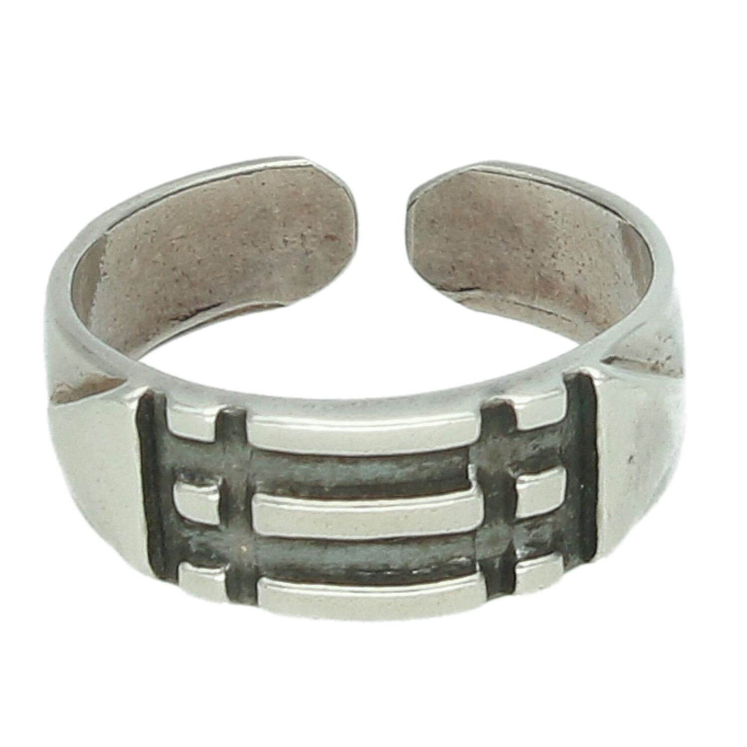 Elegancki sygnet „Atlantów” AP01-071 wykonany ze srebra próby 925, szerokość 7 mm, waga 3,34 g. Nowoczesny i stylowy dodatek dla mężczyzn.1.jpg