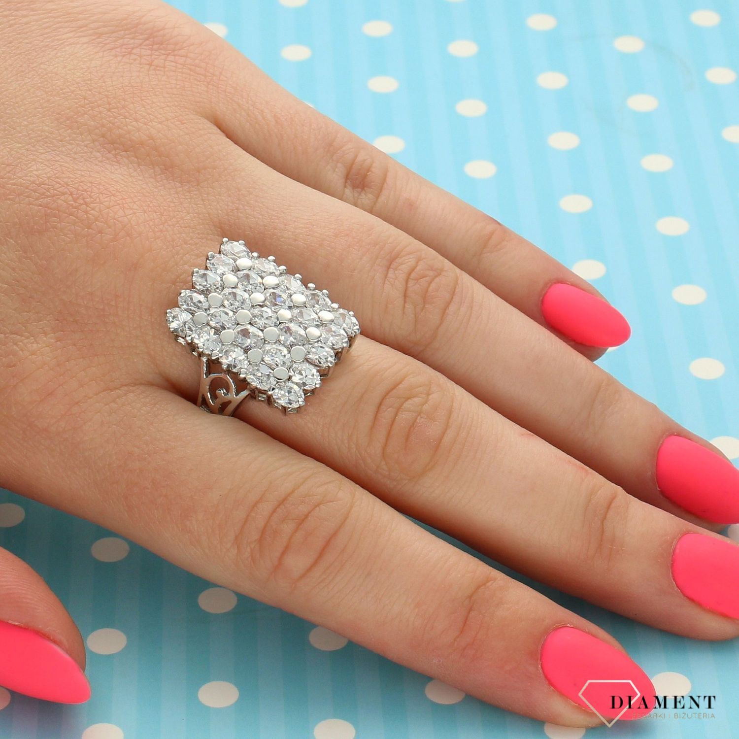 Srebrny pierścionek prostokąt z cyrkonią AP01-2902 (1).jpg