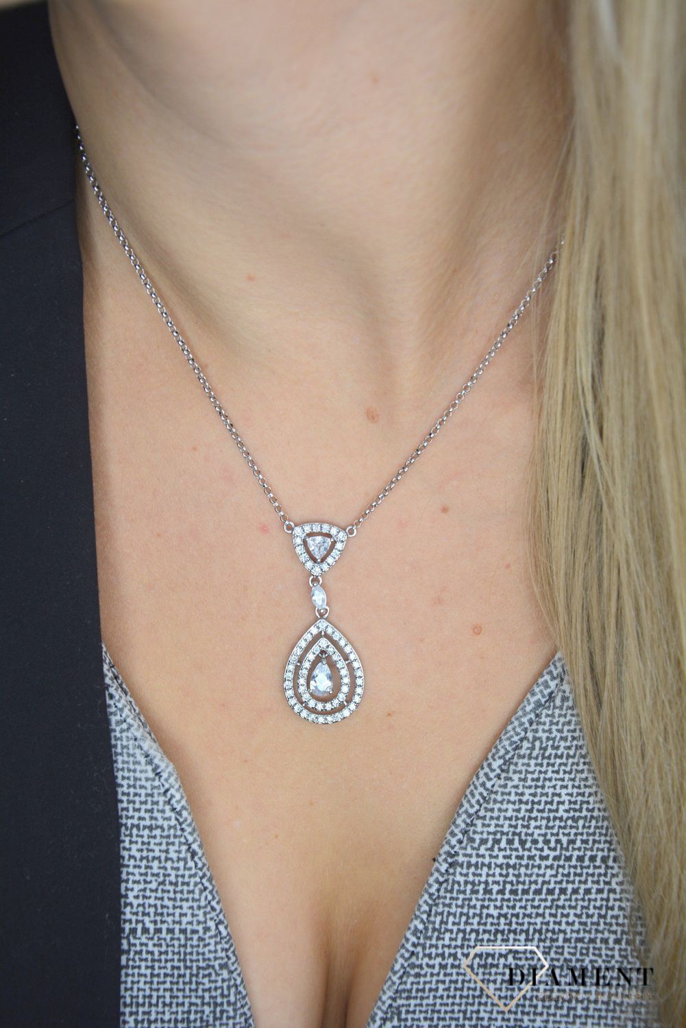 Srebrny naszyjnik Apart z ozdobną zawieszką ozdobiony cyrkonią AP012-0611.jpg