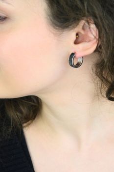 Kolczyki srebrne koła z czarnymi cyrkoniami 925  AP012-1248 (1).jpg