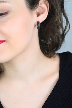 Kolczyki srebrne koła z czarnymi cyrkoniami 925  AP012-1248 (2).jpg