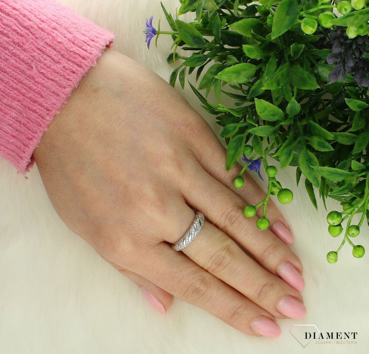 Srebrny pierścionek damski 925 z białymi cyrkoniami rozmiar 12 AP012-1693. Srebrny pierścionek damski. Pierścionek srebrny damski z klasyczny. Pierścionek srebrny z cyrkoniami. Srebrny pierścionek damski na prezent (2).jpg