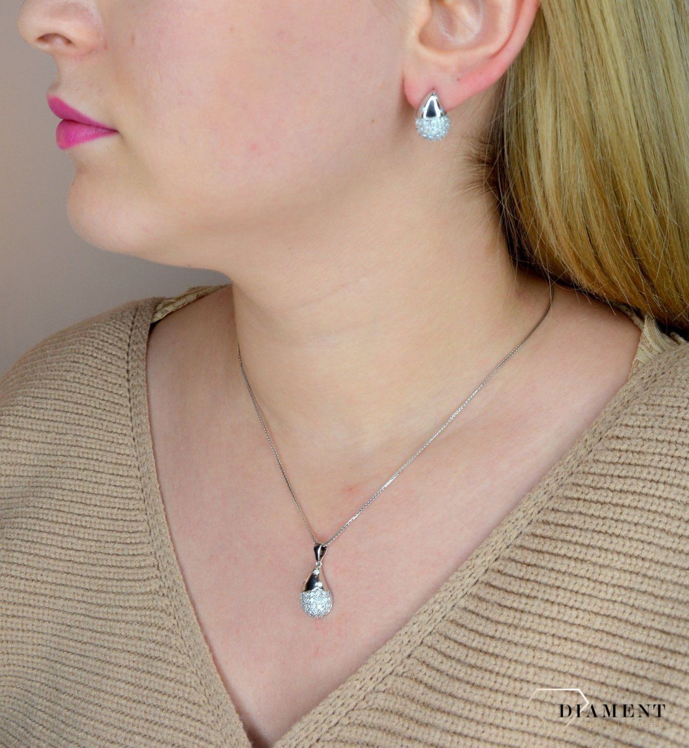 Srebrna zawieszka 925 cyrkonia AP012-1856.jpg