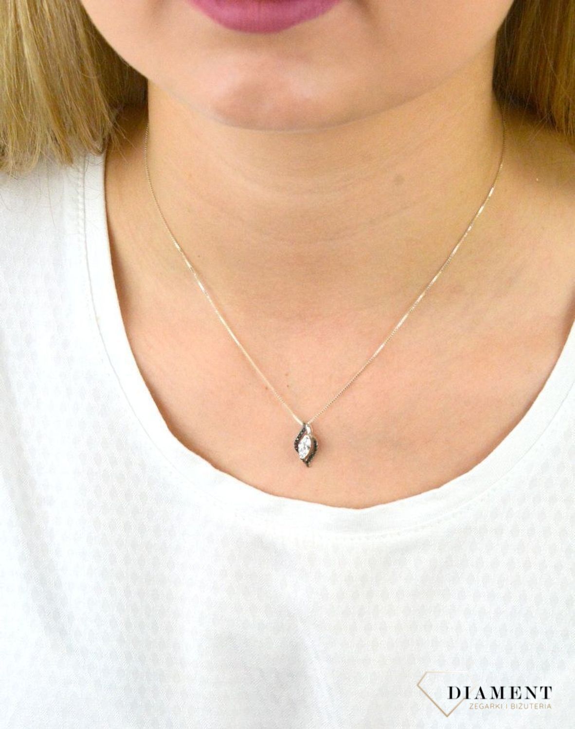 Srebrna zawieszka łezka czarne cyrkonie AP012-2444.jpg