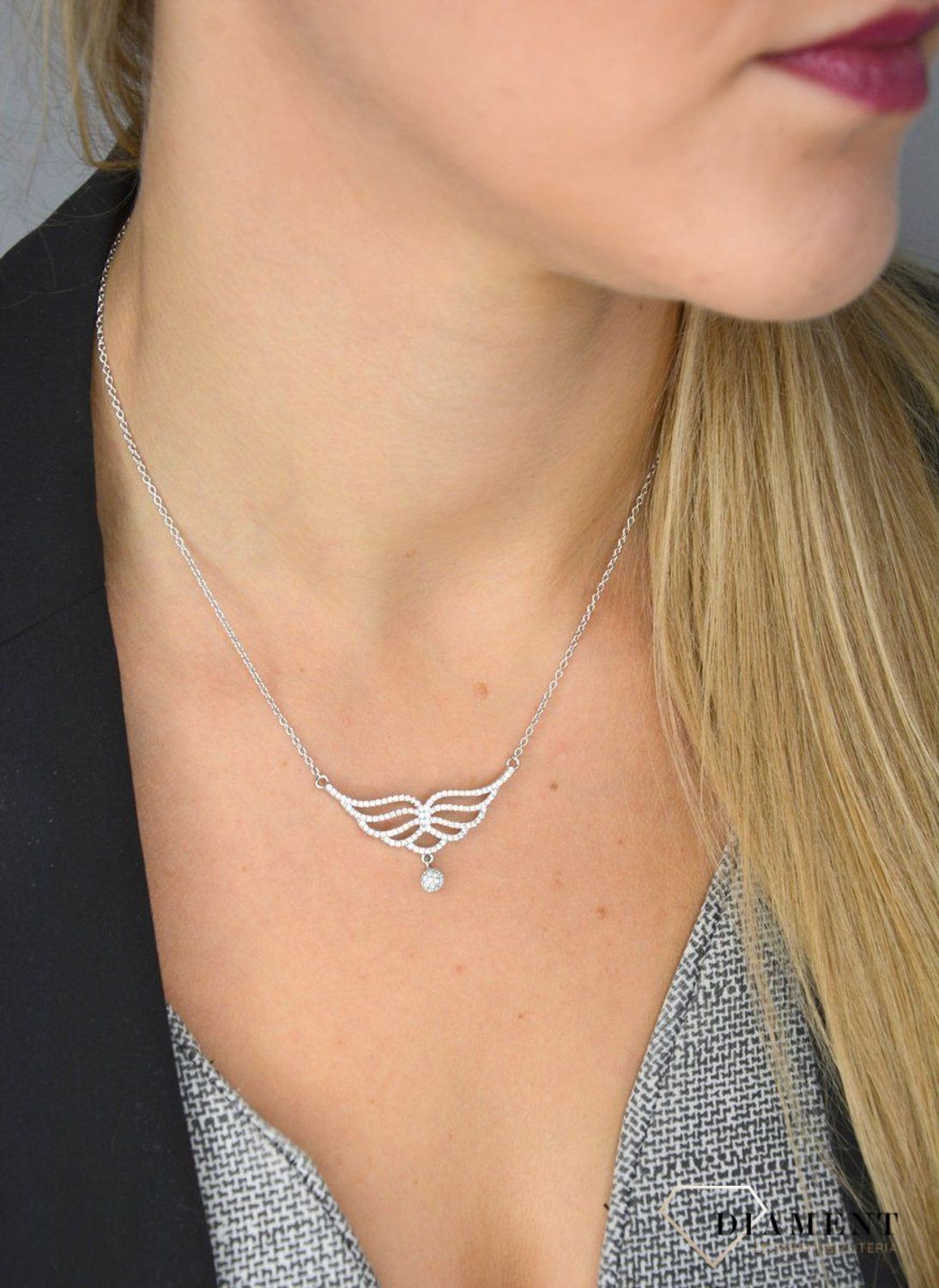 Srebrny naszyjnik Apart skrzydła z ozdobnym motywem w cyrkoniach AP012-2668.jpg