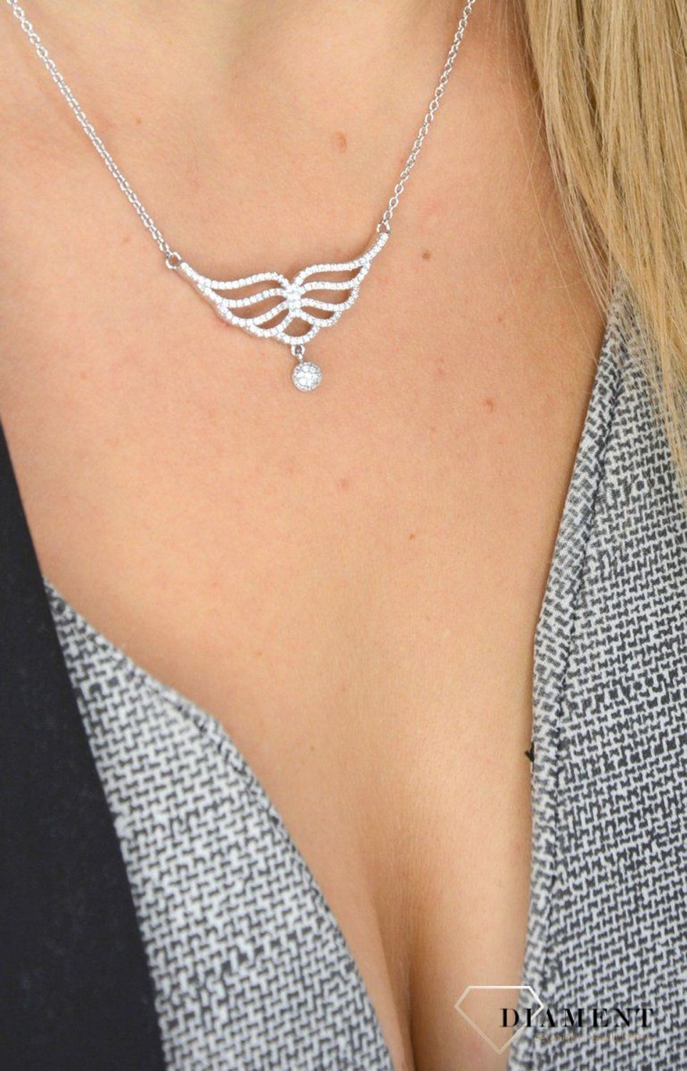 Srebrny naszyjnik Apart skrzydła z ozdobnym motywem w cyrkoniach AP012-2668.jpg