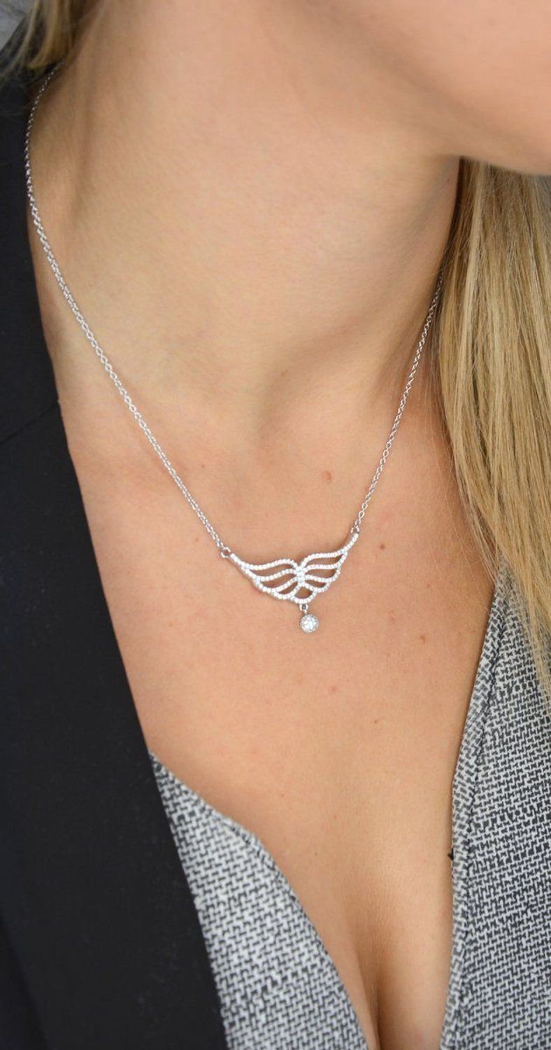 Srebrny naszyjnik Apart skrzydła z ozdobnym motywem w cyrkoniach AP012-2668.jpg