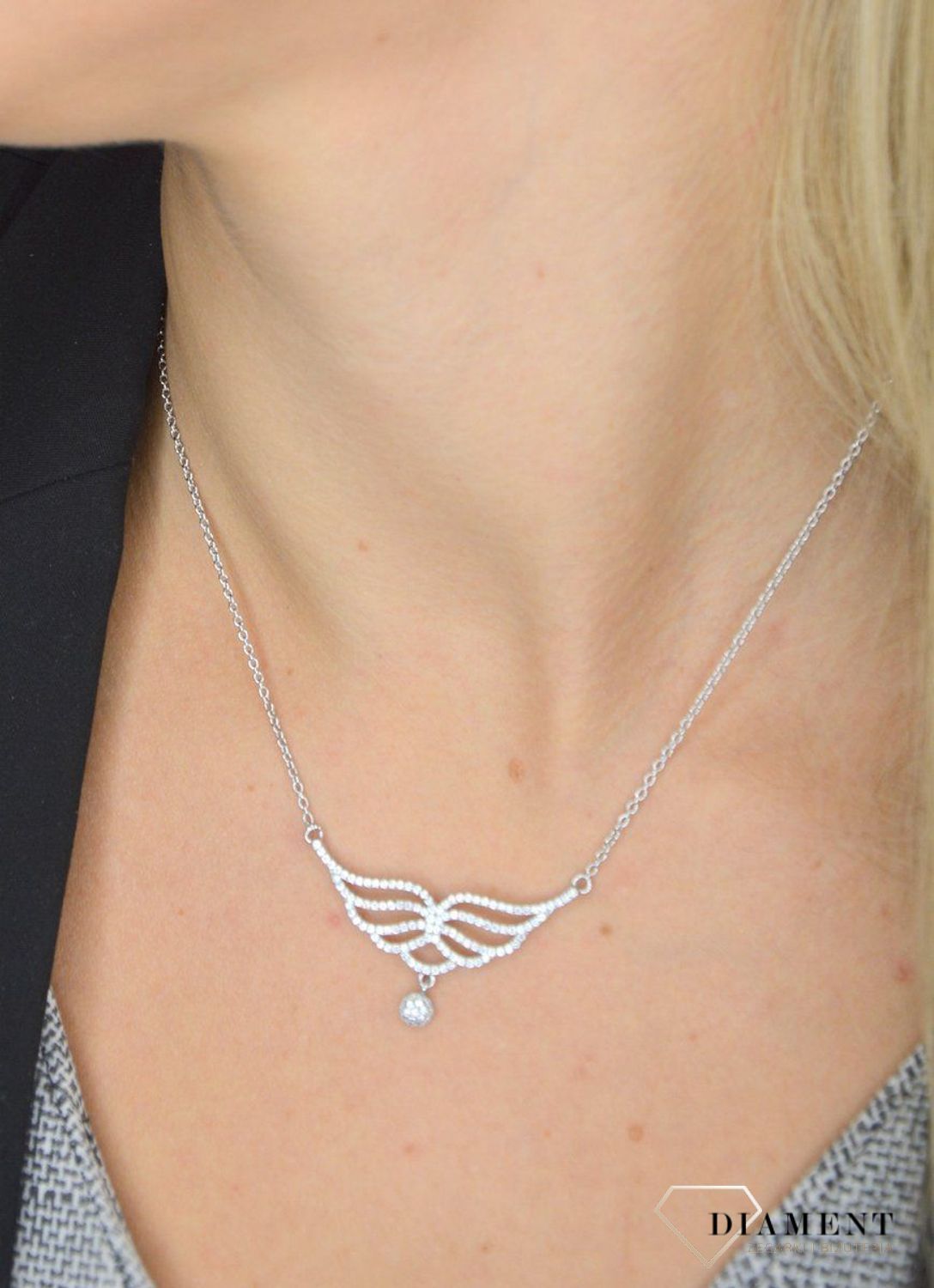 Srebrny naszyjnik Apart skrzydła z ozdobnym motywem w cyrkoniach AP012-2668.jpg