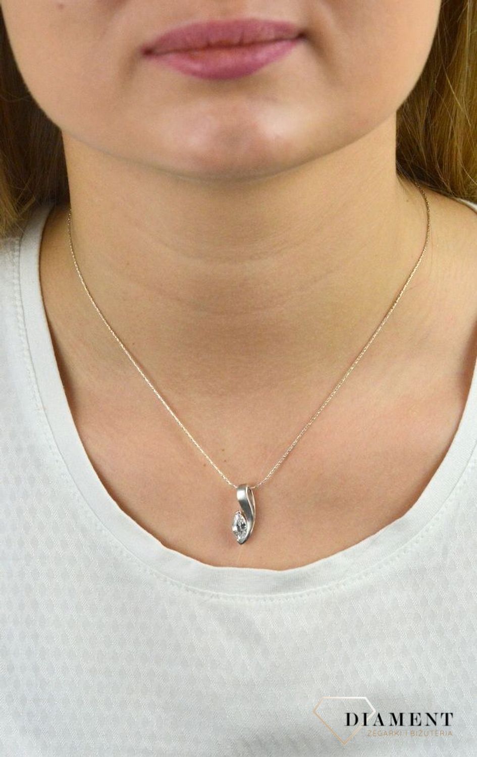 Srebrna zawieszka 925 'Nowoczesna elegancja' AP04-2065.jpg