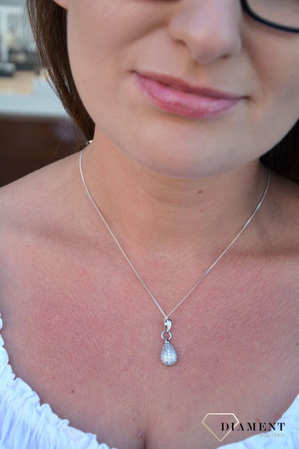 Srebrna zawieszka kropelka z cyrkonią AP04-5530.jpg