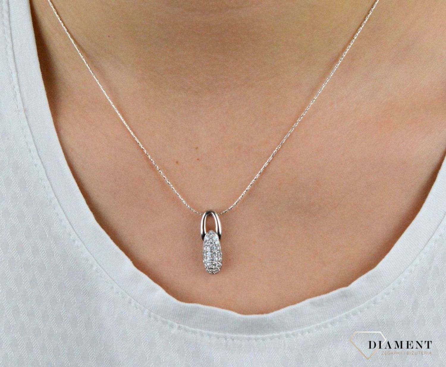 Srebrna zawieszka 925  'Połączone ogniwka'  AP04-5828.jpg