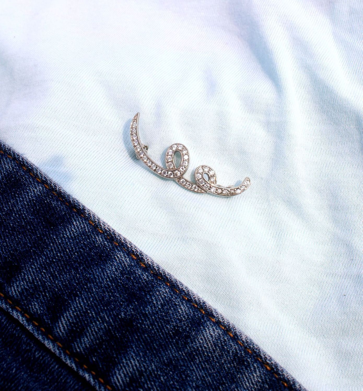 Srebrna broszka Apart 'Spirala z cyrkonią' AP05-216.jpg