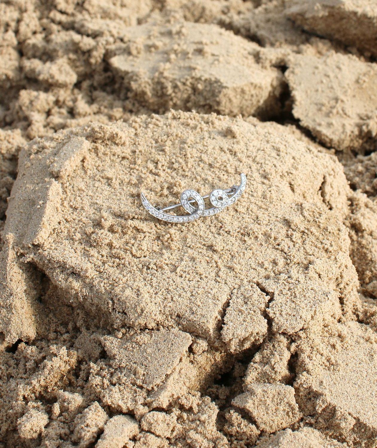 Srebrna broszka Apart 'Spirala z cyrkonią' AP05-216.jpg