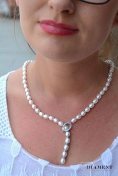 Naszyjnik z perłami w kolorze białym z błyszczącymi cyrkoniami AP07-2530. Naszyjnik z perłami w jasnej, białej kolorystyce (2).JPG