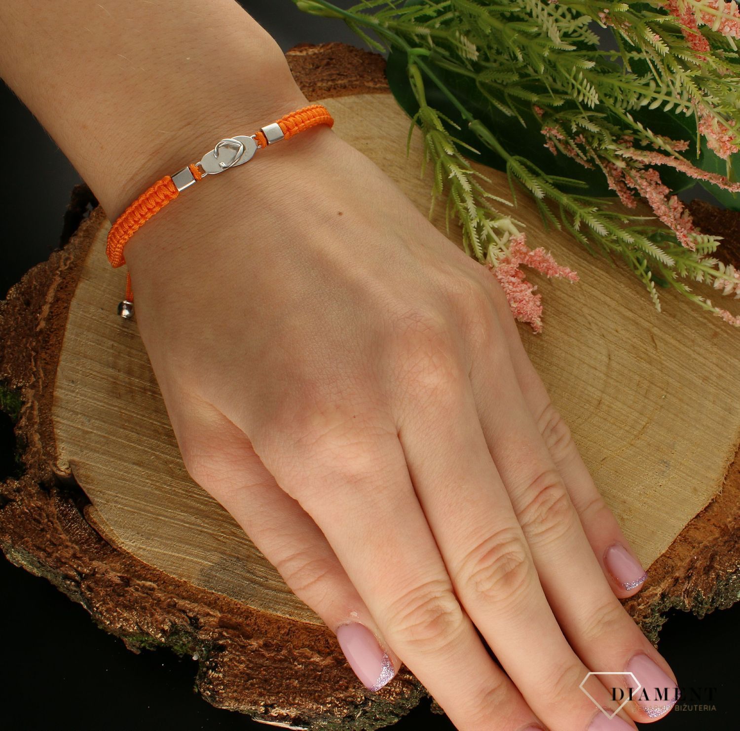 Bransoleta na pomarańczowym sznureczku 'Wakacyjny klapek' srebro 925 AP35-2350. Bransoletka na wakacje. Śmieszna bransoletka. Kolorowa bransoletka na sznurku. Na prezent..jpg