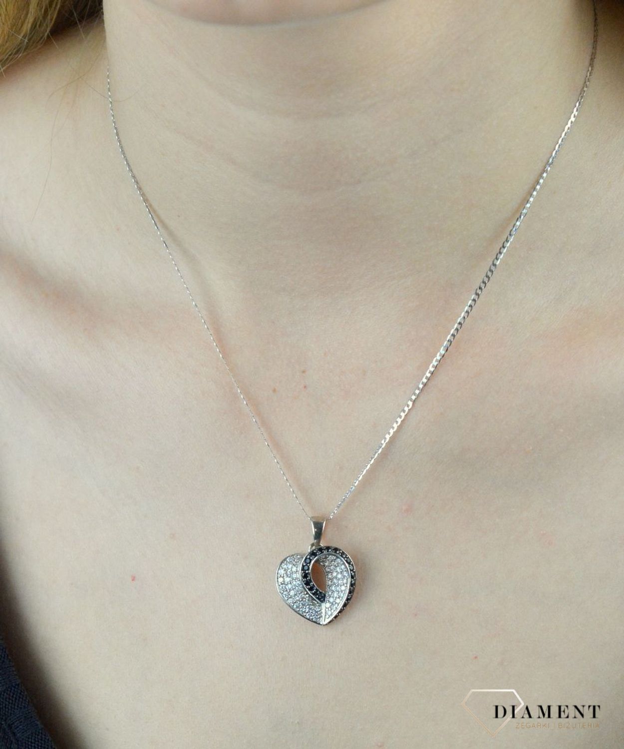 Zawieszka srebrna serce z cyrkonią białą i czarną AP38-503.jpg