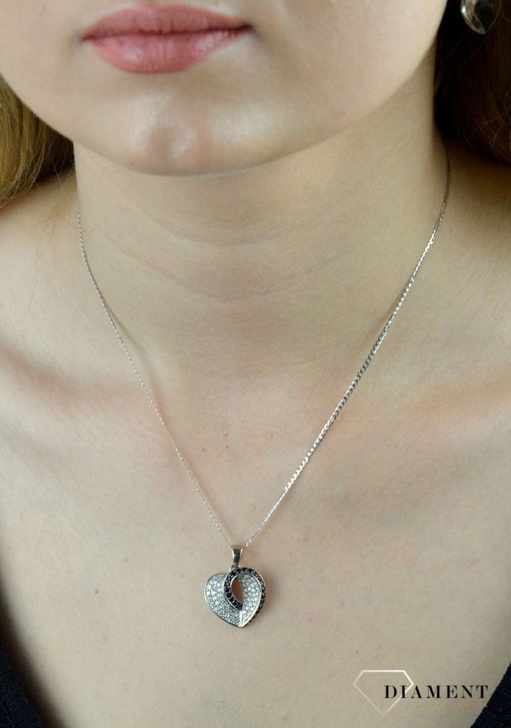 Zawieszka srebrna serce z cyrkonią białą i czarną AP38-503.jpg