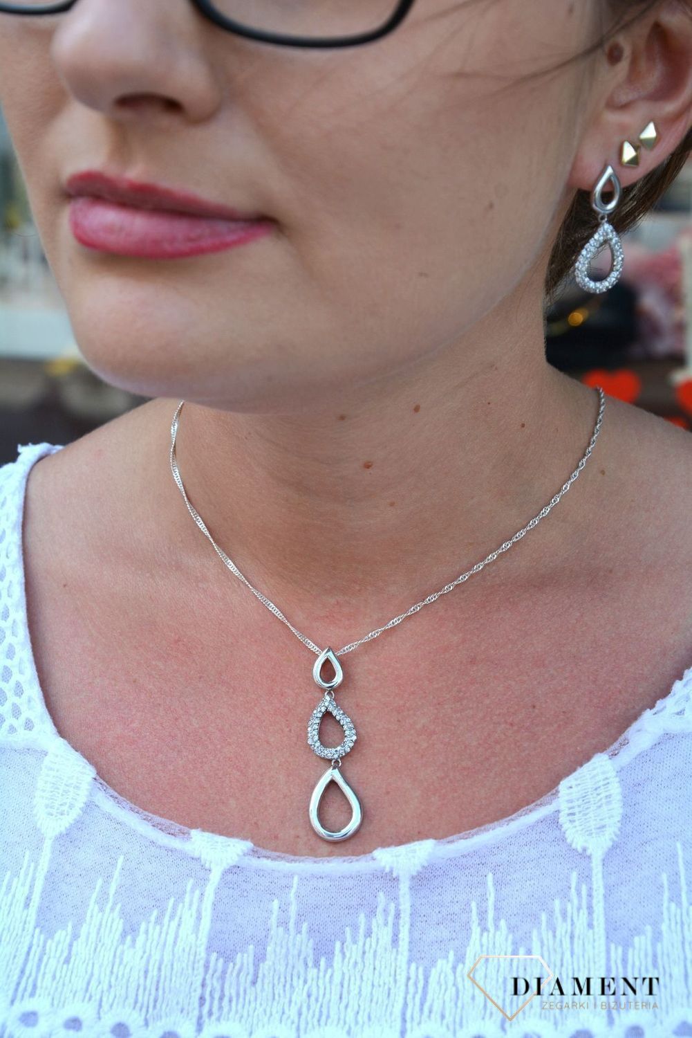 Srebrna zawieszka błyszczące i gładkie łezki AP04-5619.jpg