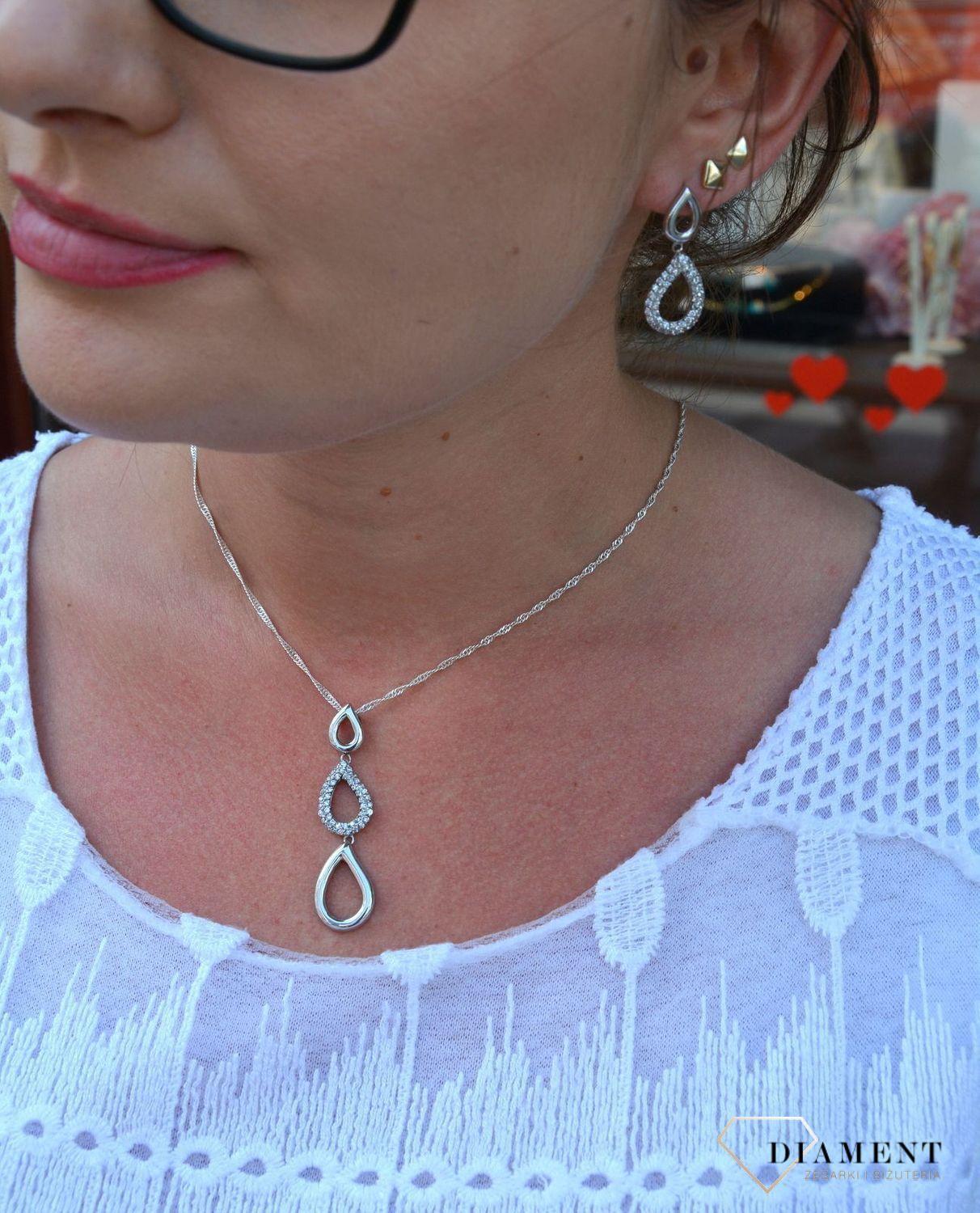 Srebrna zawieszka błyszczące i gładkie łezki AP04-5619.jpg