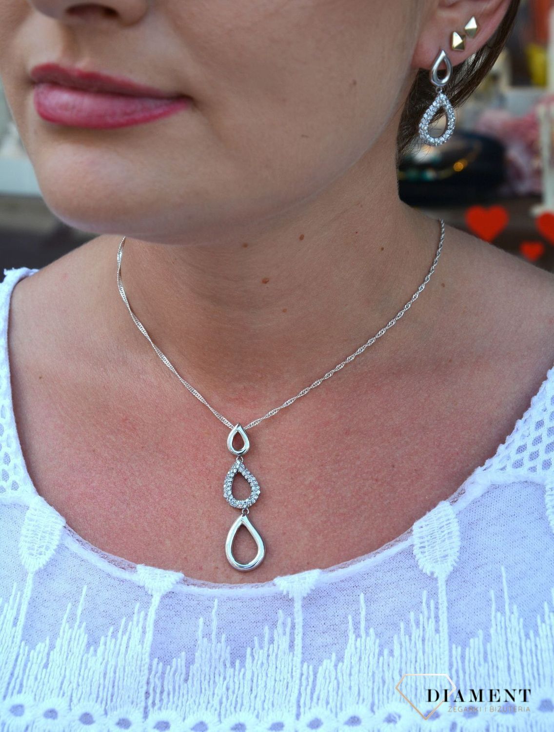 Srebrna zawieszka błyszczące i gładkie łezki AP04-5619.jpg