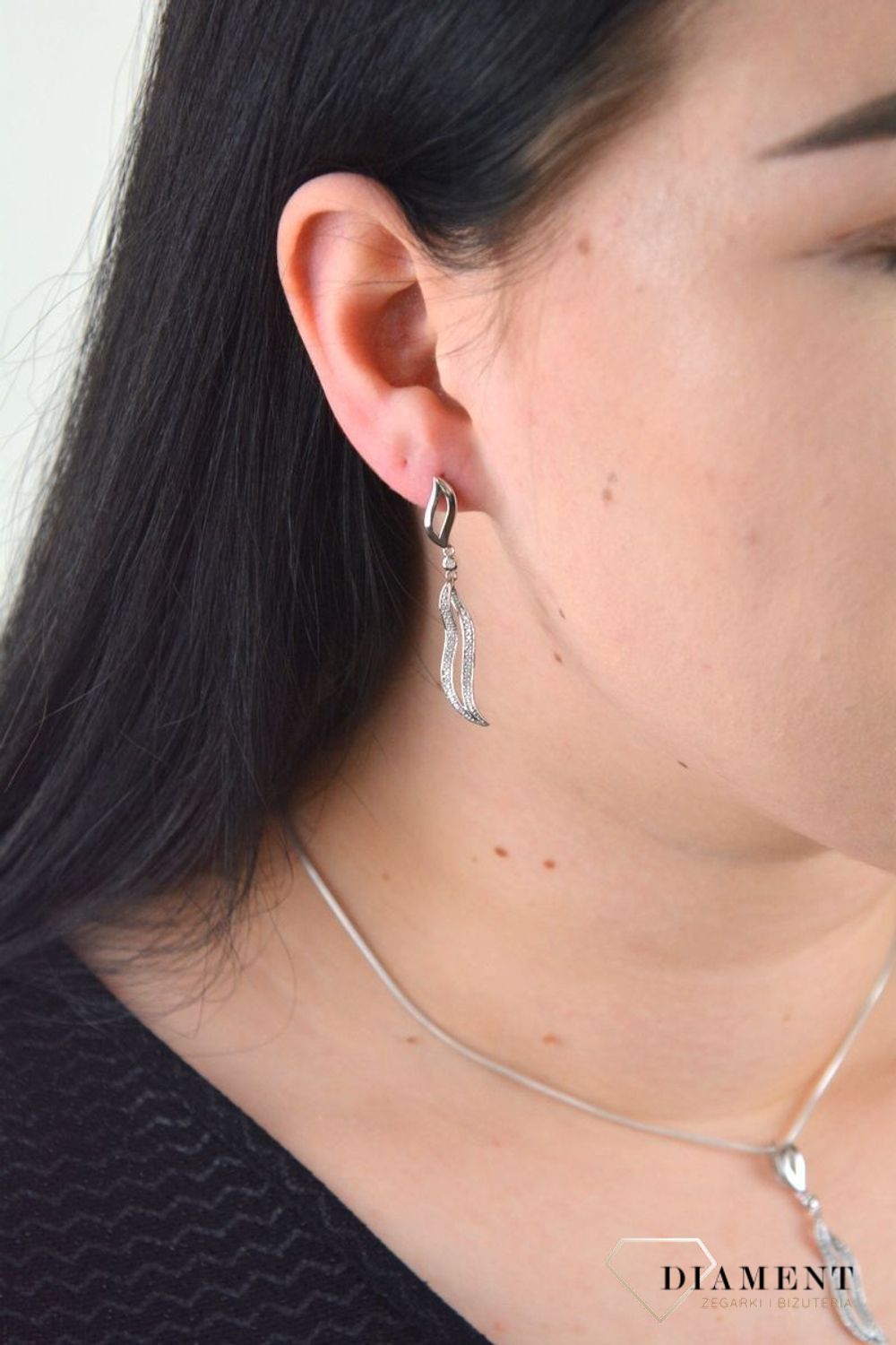 Srebrne wiszące kolczyki Apart łezki z cyrkoniami AP46-4118.jpg