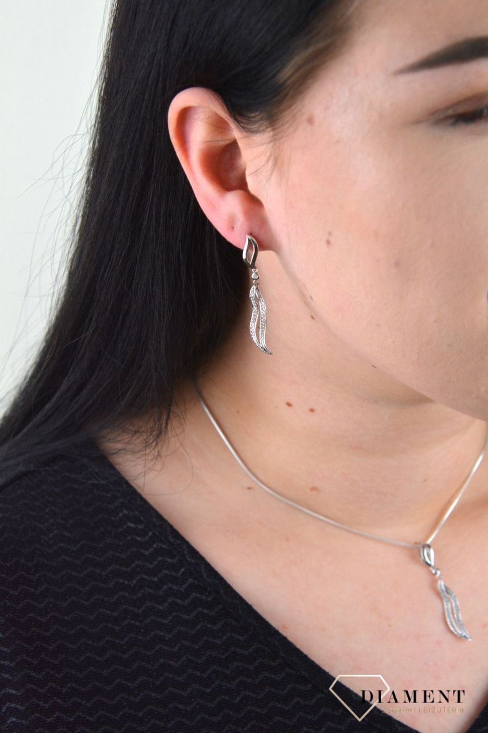 Srebrne wiszące kolczyki Apart łezki z cyrkoniami AP46-4118.jpg