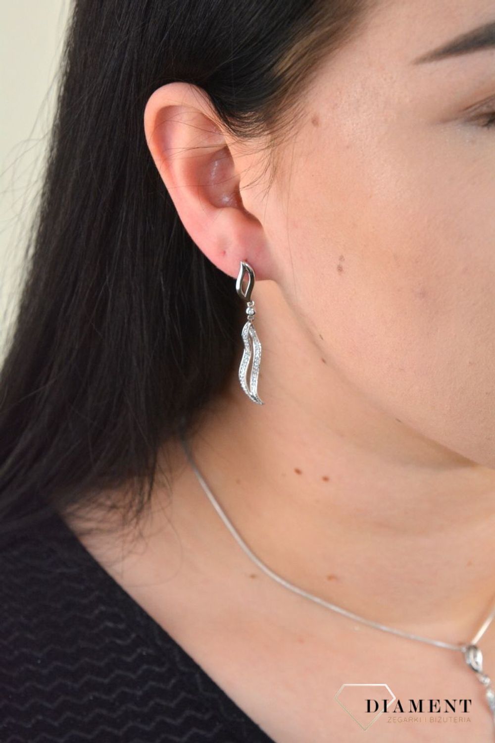 Srebrne wiszące kolczyki Apart łezki z cyrkoniami AP46-4118.jpg