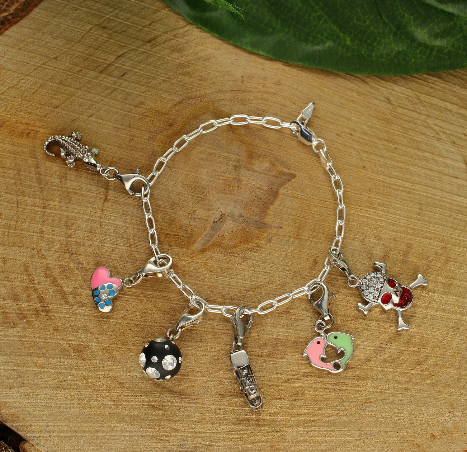 Srebrna zawieszka charms lokomotywa AP48-1098. Charms srebrny. Zawieszka do bransoletki. Zawieszka srebrna lokomotywa. Zawieszka charms do bransoletki. Charms zawieszka idealna na prezent dla każdej kobiety (3).jpg