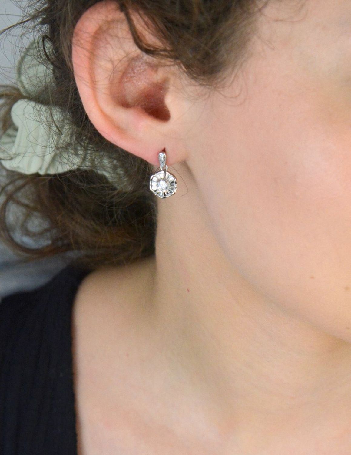 Kolczyki srebrne okrągłe z cyrkonią w środku APART, AP53-3499.jpg