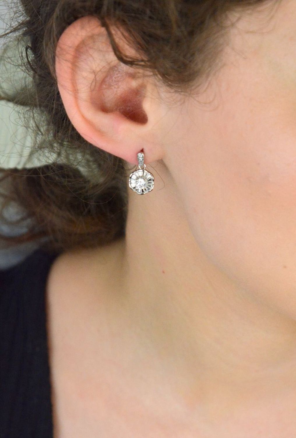 Kolczyki srebrne okrągłe z cyrkonią w środku APART, AP53-3499.jpg