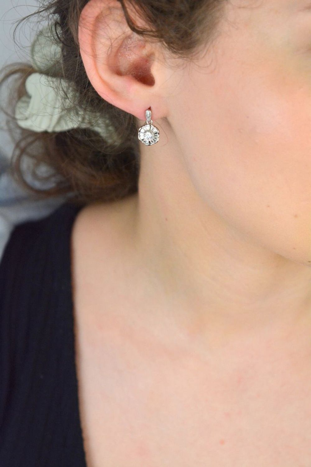 Kolczyki srebrne okrągłe z cyrkonią w środku APART, AP53-3499.jpg