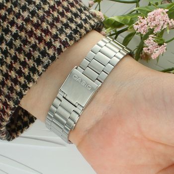 Casio Vintage AQ-230A-7AMQYES – kultowy zegarek retro z analogowo-cyfrową tarczą, stalową bransoletą i funkcjami alarmu oraz stopera. Produkt sklepu Diament – autoryzowany sprzedawca, 3 lata gwarancji z opcją przedłużenia (1).jpg