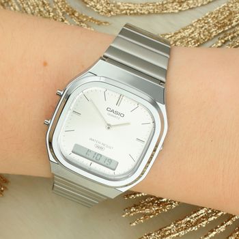 Kultowy zegarek Casio Vintage AQ-240E-7AEF. Analogowo-cyfrowa tarcza, stalowa bransoleta G-Link, alarm, stoper i japońska niezawodność. Idealny na co dzień.2.jpg