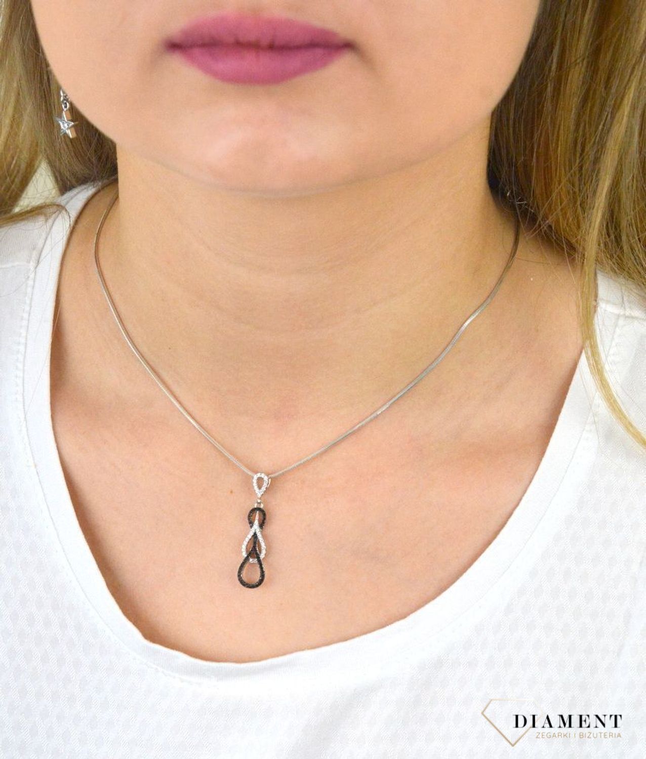 Srebrna zawieszka 925 łezka z biało czarną cyrkonią AR012-2437.jpg