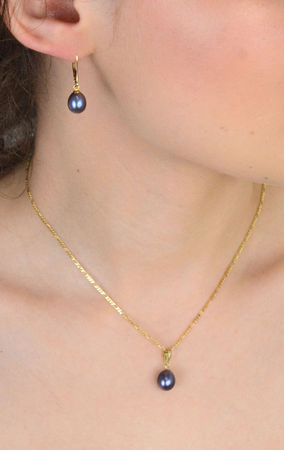 Kolczyki złote z fioletową owalna perłą próba 585, AR012-2711 Wyjątkowe, eleganckie i z nutą tajemniczości – złote kolczyki z fioletową perłą owalną, 1.jpg