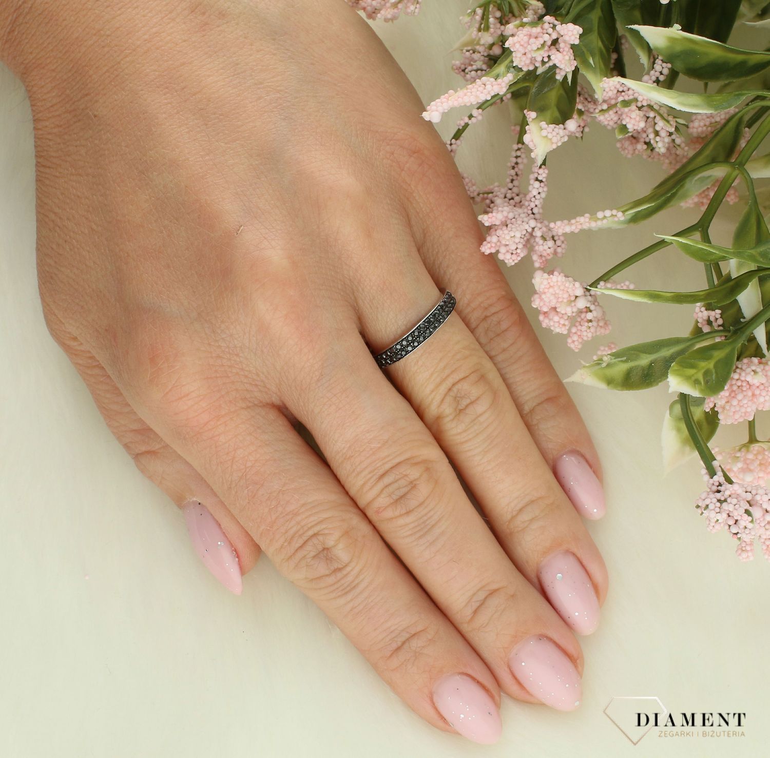 Pierścionek srebrny 925 obrączka z czarnymi cyrkoniami AR012-3446.jpg