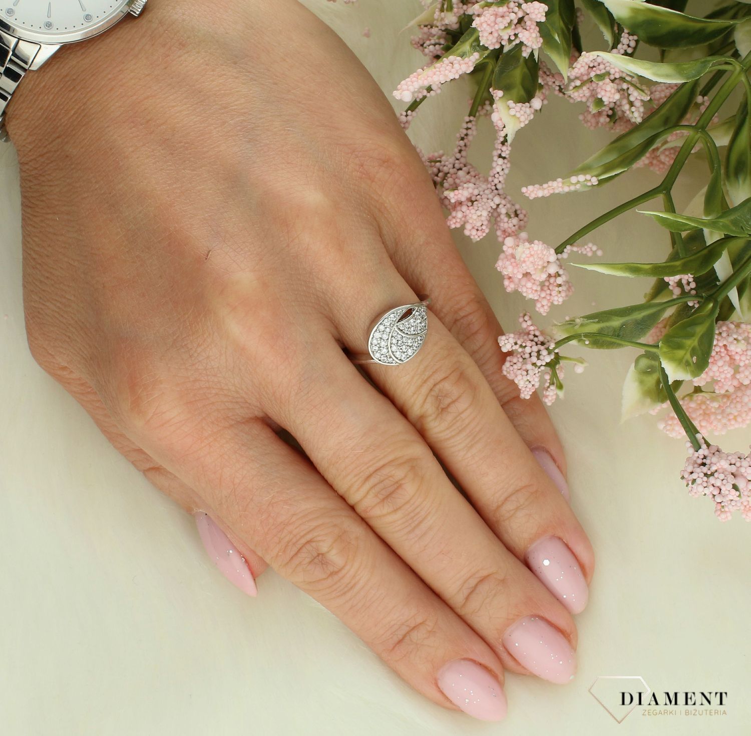 Pierścionek srebrny 925 łezka wysadzana cyrkoniami rozmiar 10 AR012-3525 (2).jpg