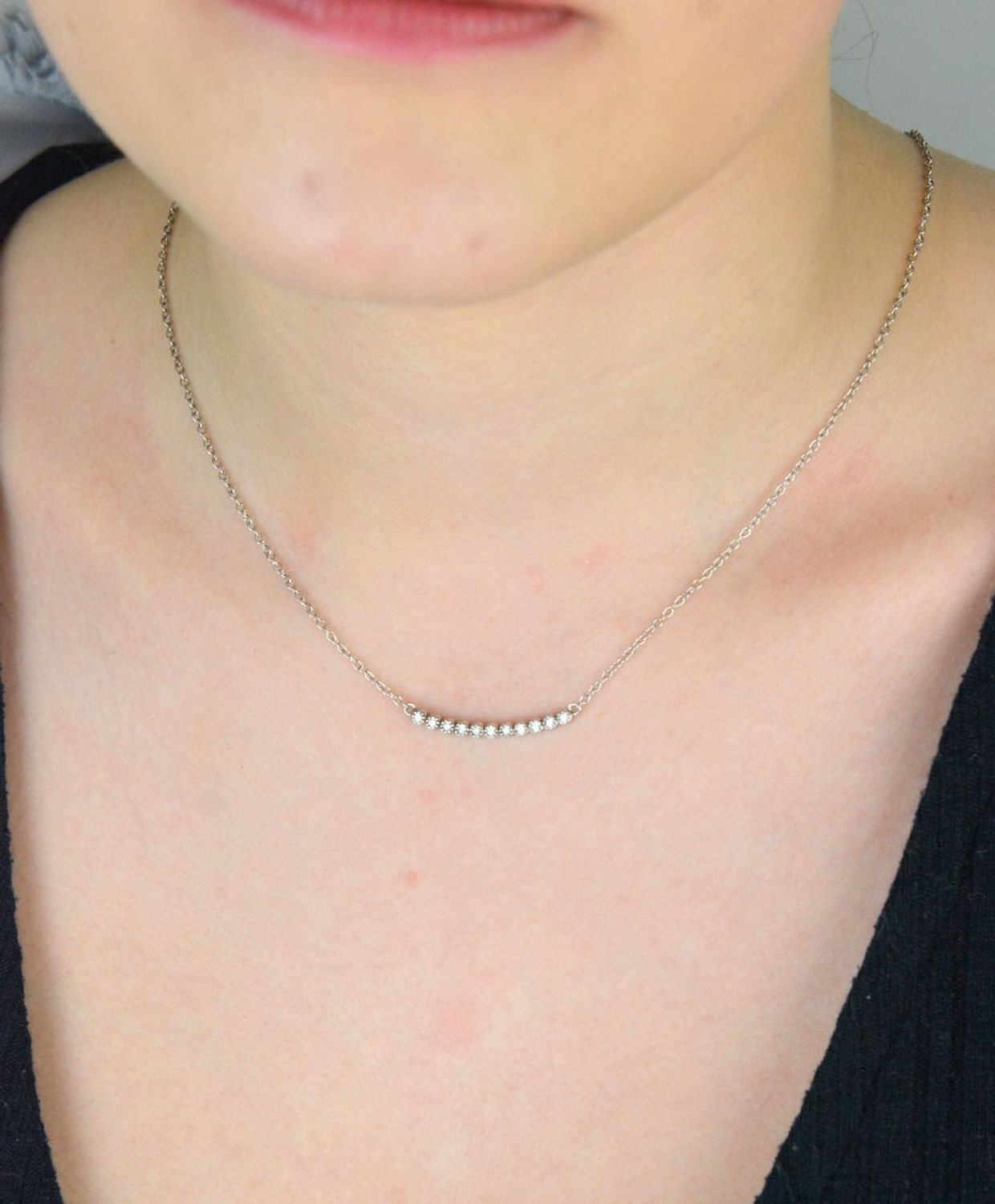 Naszyjnik srebrny celebrytka zdobiona pasem cyrkonii próba 925, AR012-3869 Subtelna elegancja, która pasuje do wszystkiego – srebrny naszyjnik celebrytka z pasem cyrkonii, model AR012-3869, 1.jpg