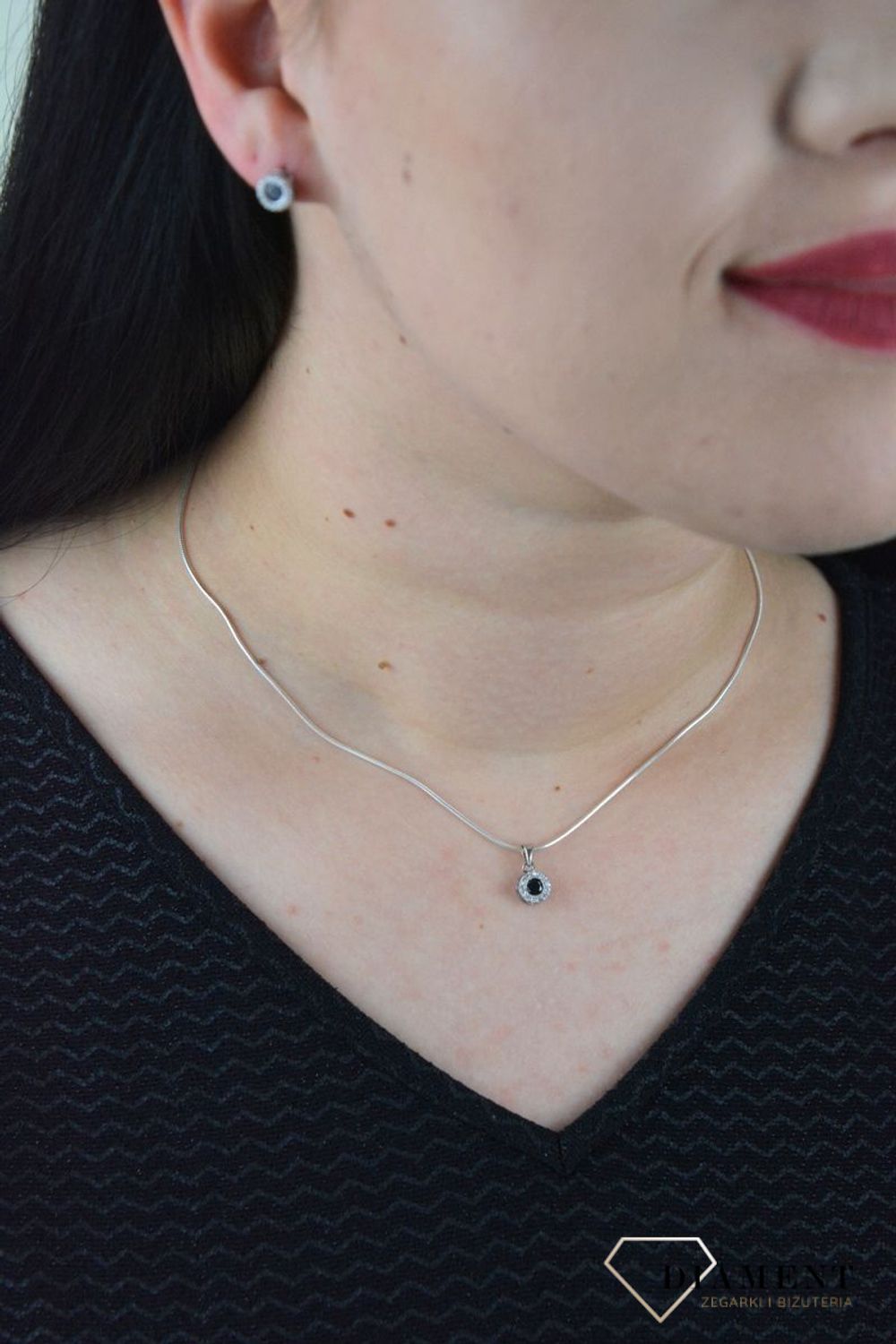 Srebrna zawieszka Apart kółko biała i czarna cyrkonia AR012-5959.jpg