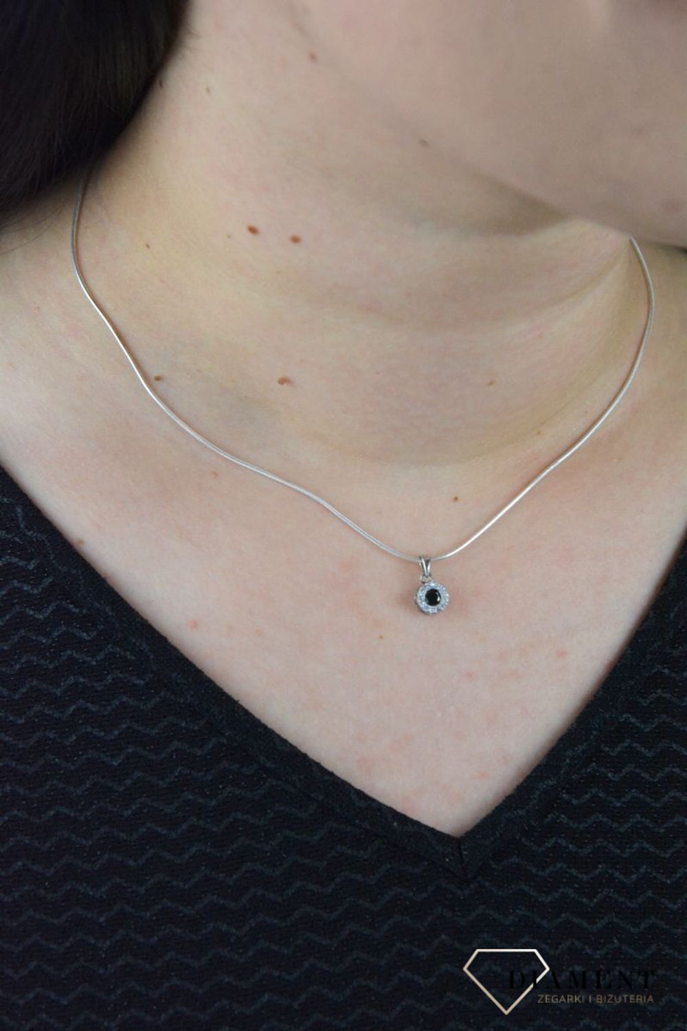 Srebrna zawieszka Apart kółko biała i czarna cyrkonia AR012-5959.jpg