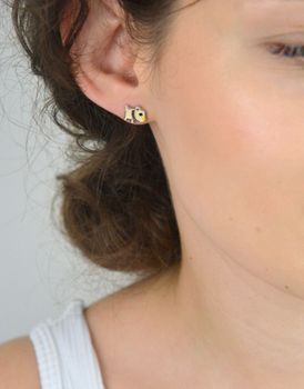 Urocze kolczyki dziecięce w kształcie piesków, ozdobione kolorową emalią 🎨. Wygodne zapięcie na sztyft, idealne na co dzień i jako prezent  (2).JPG