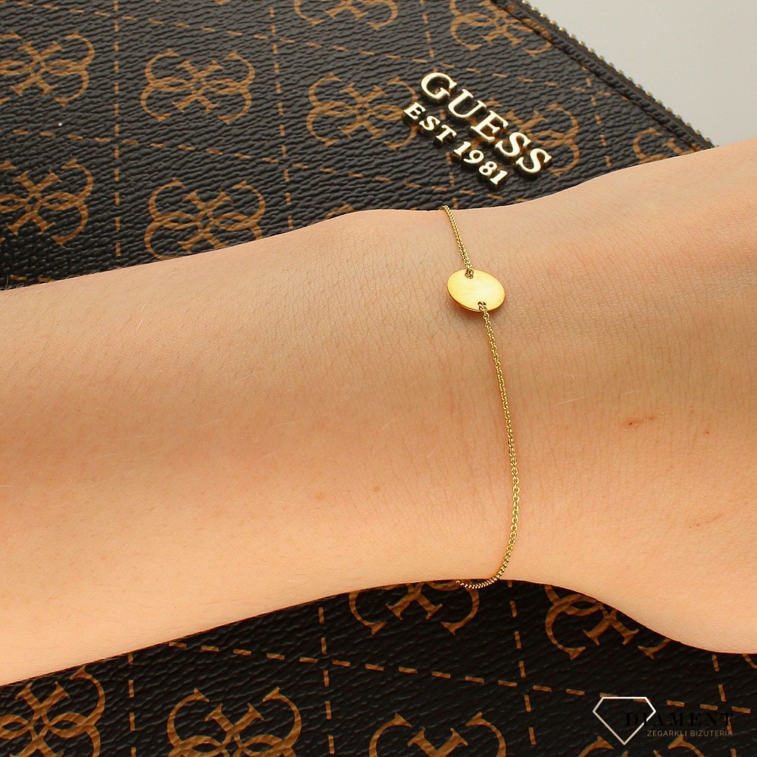 Złota bransoletka 333 celebrytka z pełnym kółeczkiem AR012-7631. Złota bransoletka damska. Złota bransoletka z kółeczkiem. Złota bransoletka celebrytka. Złota bransoletka idealna na prezent.  (1).jpg